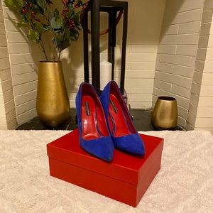 Charles Jourdan Pump